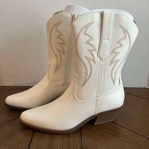 New No Boundaries Short Western Boot - White - Size 6